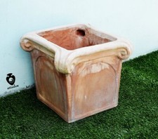 Vaso quadrato in terracotta
